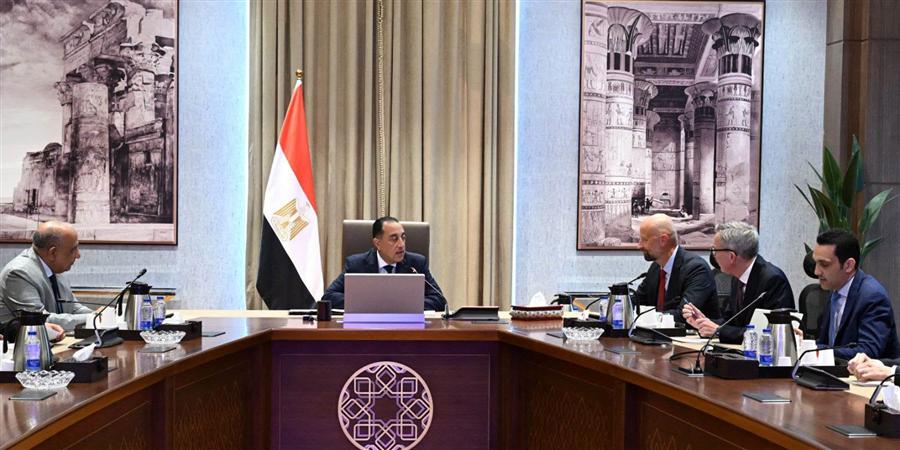 مدبولي يبحث مع سكاتك مشروعات طاقة متجددة باستثمارات 5 مليارات دولار